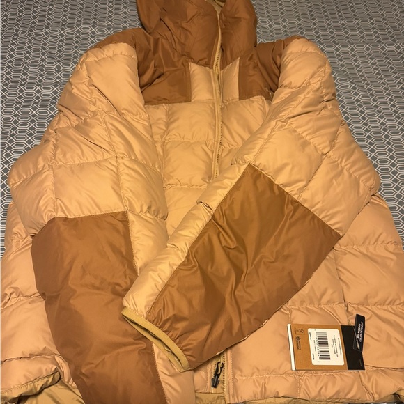 The North Face Men's Beige and Brown Puffer Jacket - Picture 2 of 6